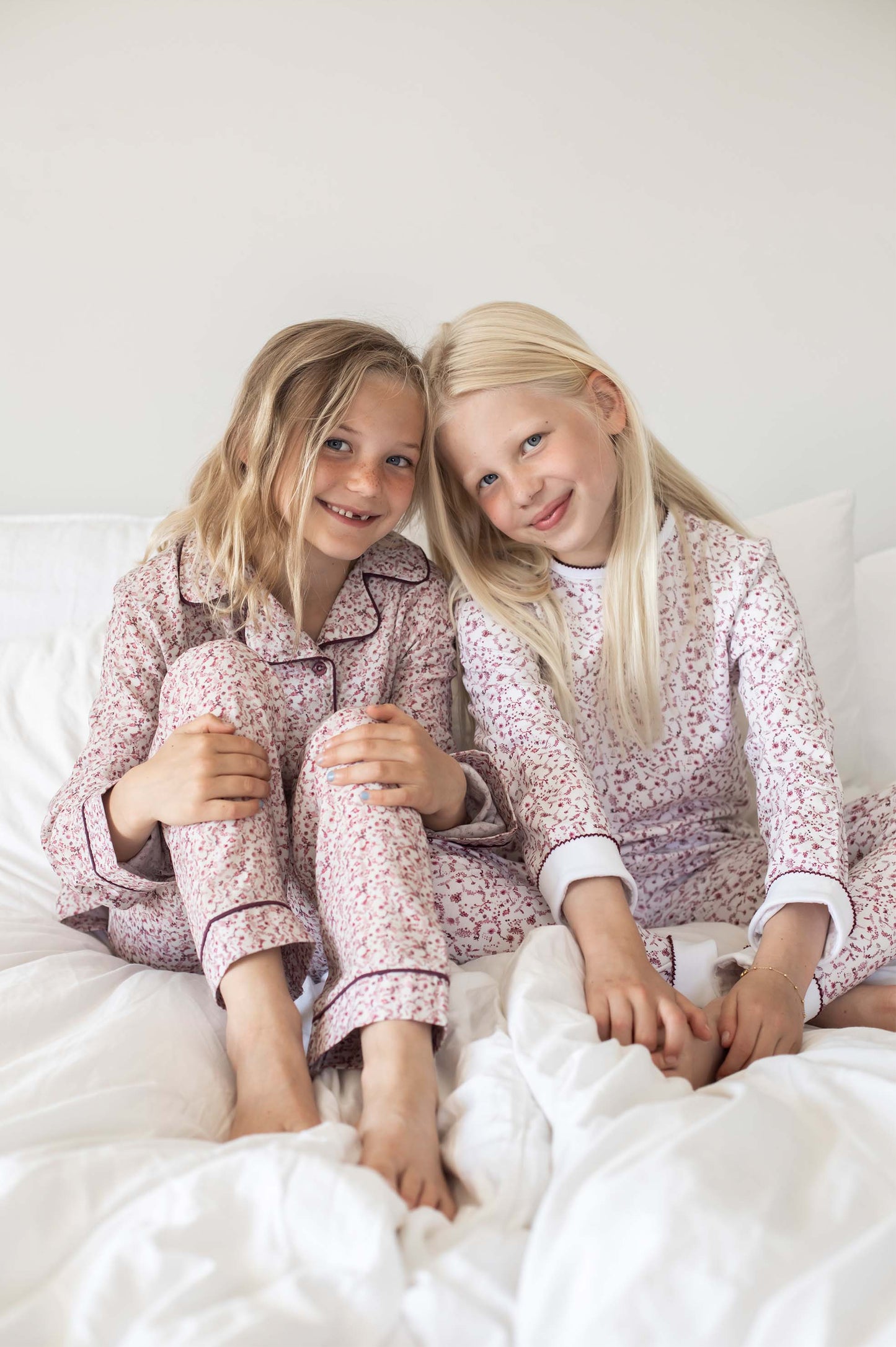 Pyjamas i viscose med sidenband