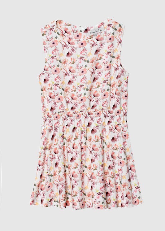 Dress with smocked waist and flowerprint.