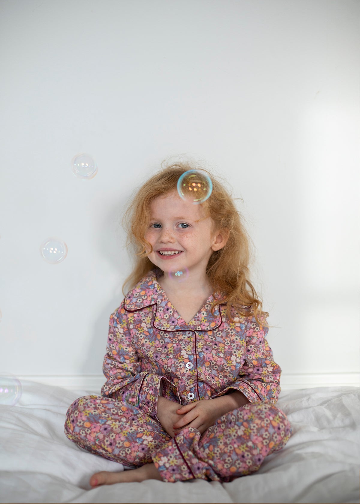 Pyjamas i viscose med sidenband