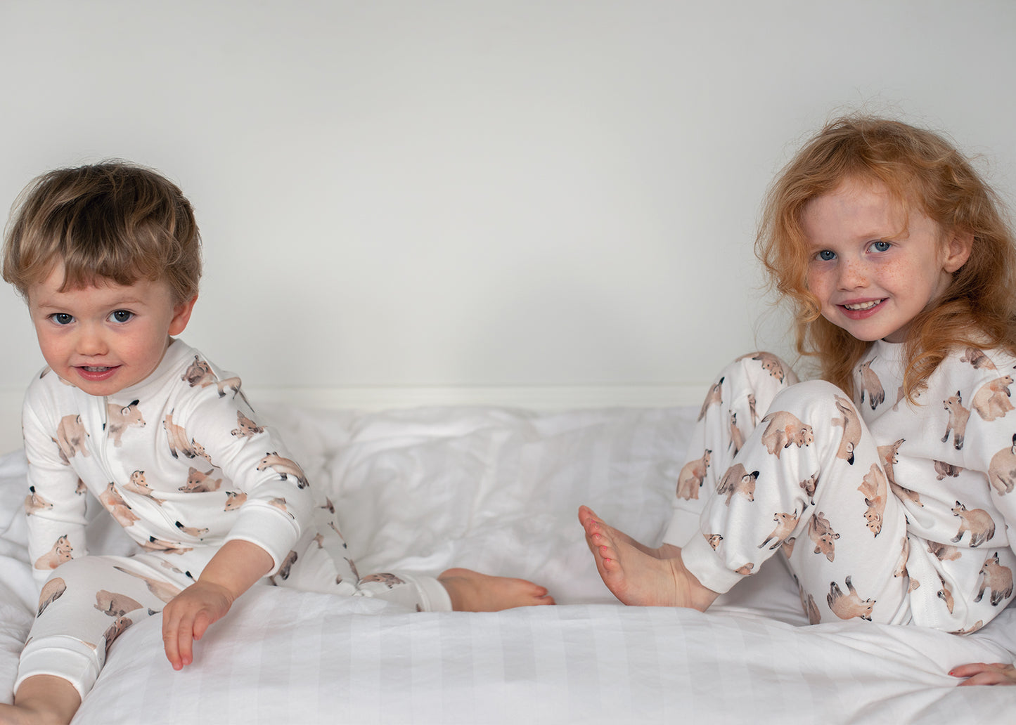 Pyjamas i ekologisk bomull med rävar