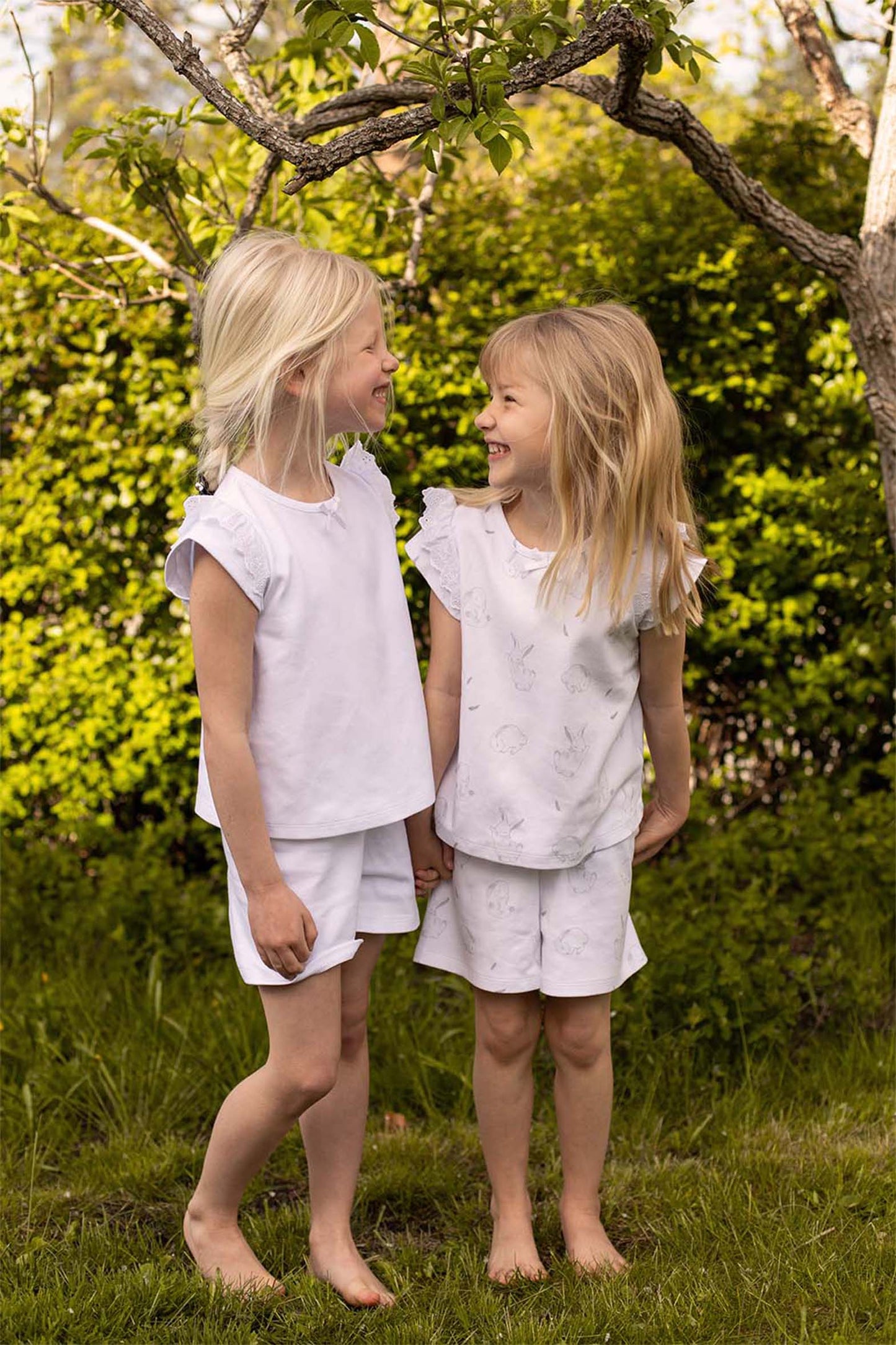 Sommarpyjamas med kaninprint och spetsdetalj Pyjamas