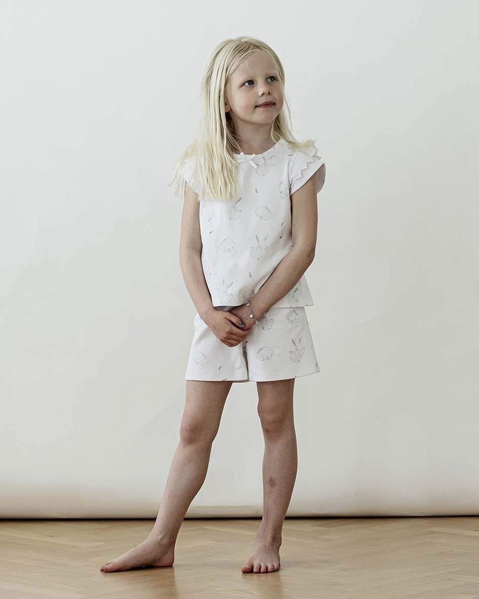 Sommarpyjamas med kaninprint och spetsdetalj Pyjamas