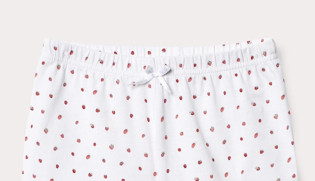 Kort pyjamasset i mjuk modalmix med broderi och smultron Pyjamas