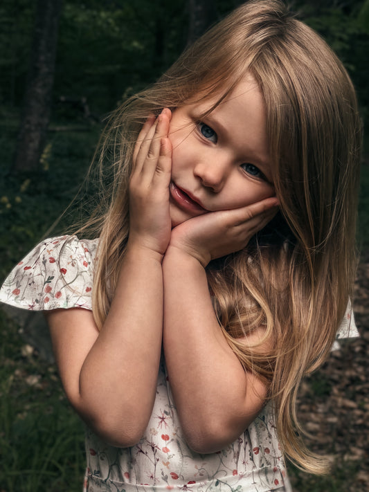 Vävd klänning i viscose med sommarblommor