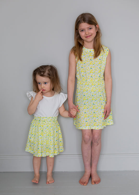 Dress with smock and lemon print 