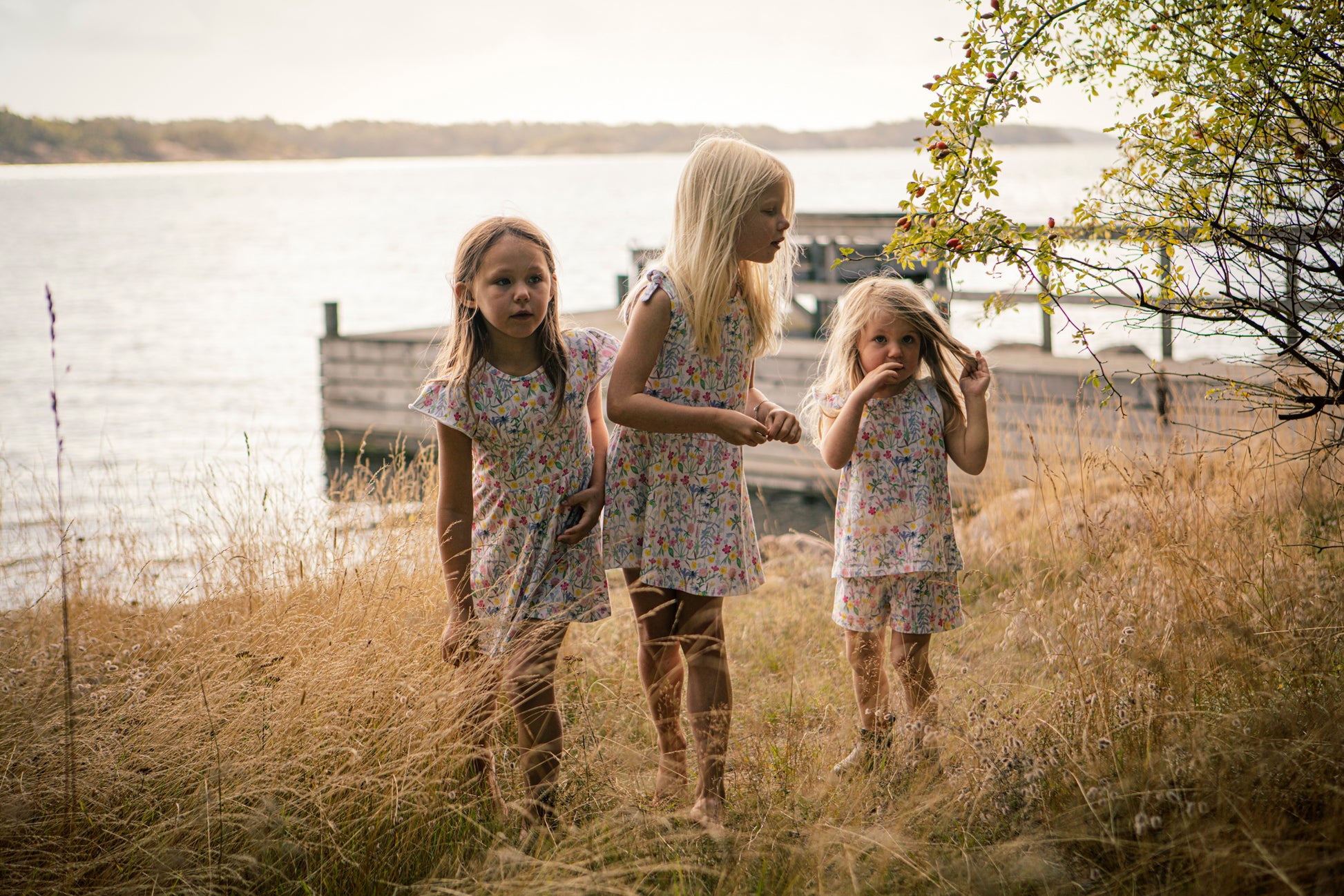 2-delat set med ängsblommor sommarset