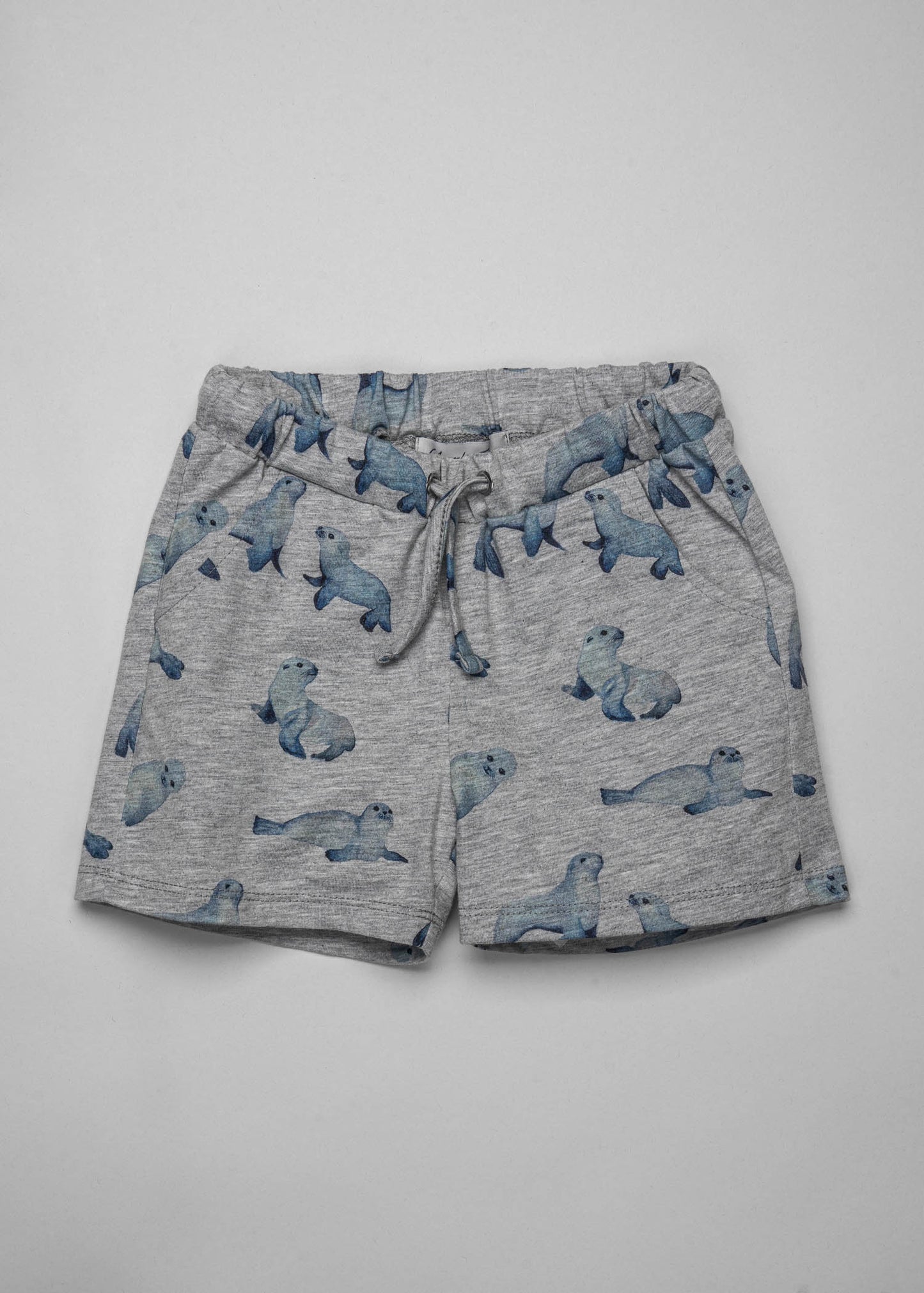 Shorts med sälar