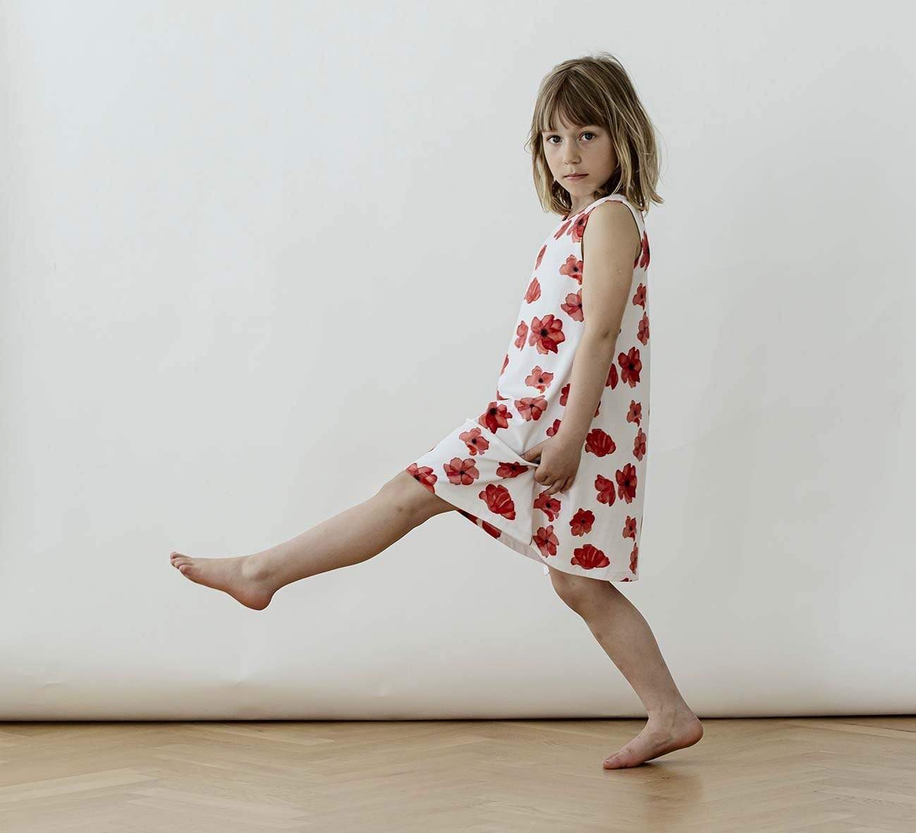 A-linjeformad klänning med vallmoprint klänning