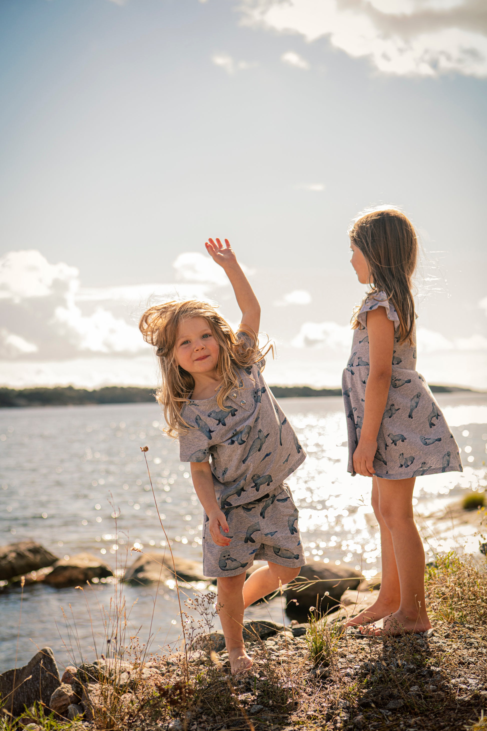 Shorts med sälar och resår och snöre.