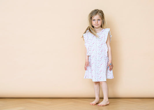 Klänning med dubbla volanger Klänning