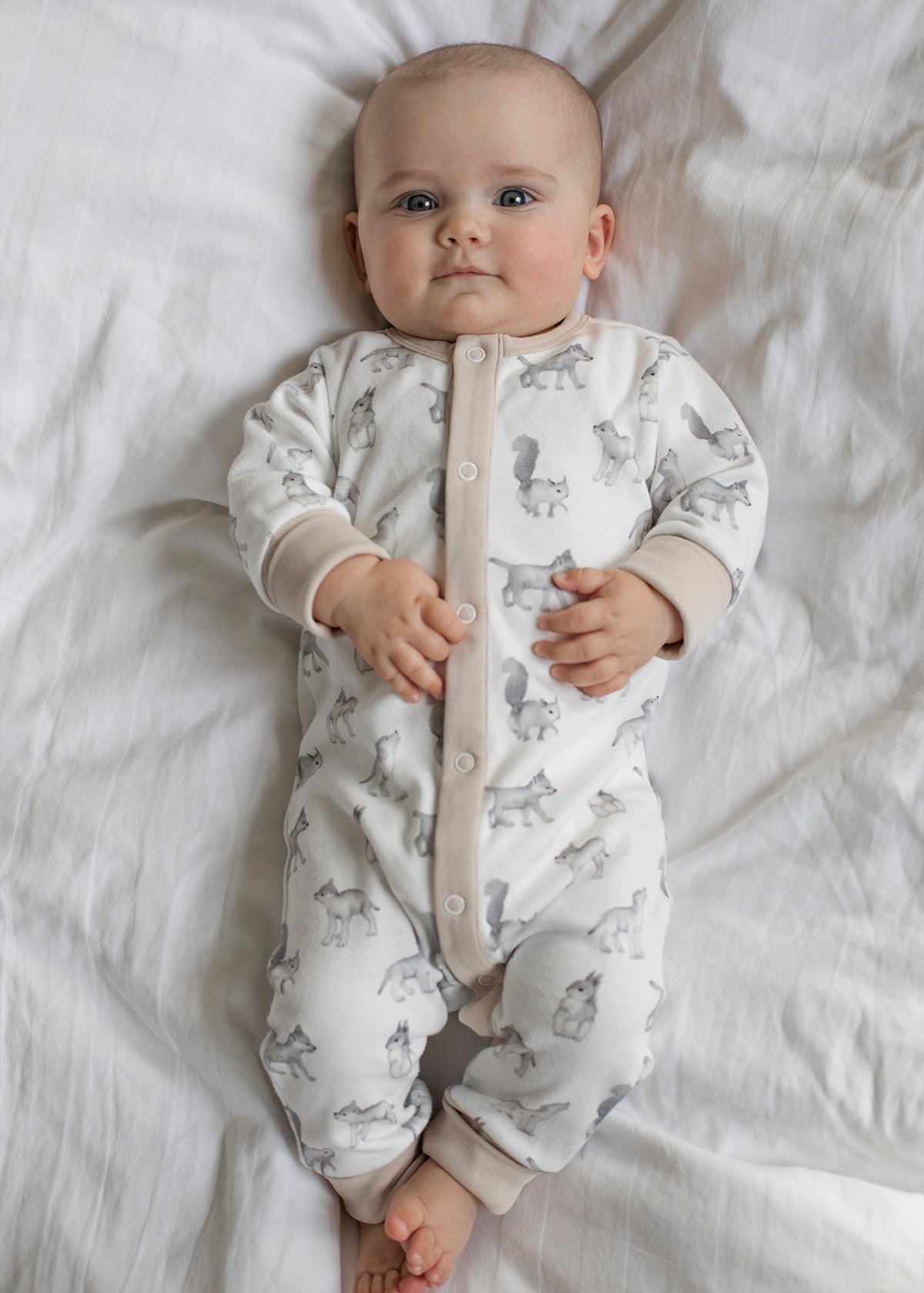 Pyjamas för baby i ekologisk bomull med ekorre och varg Pyjamas