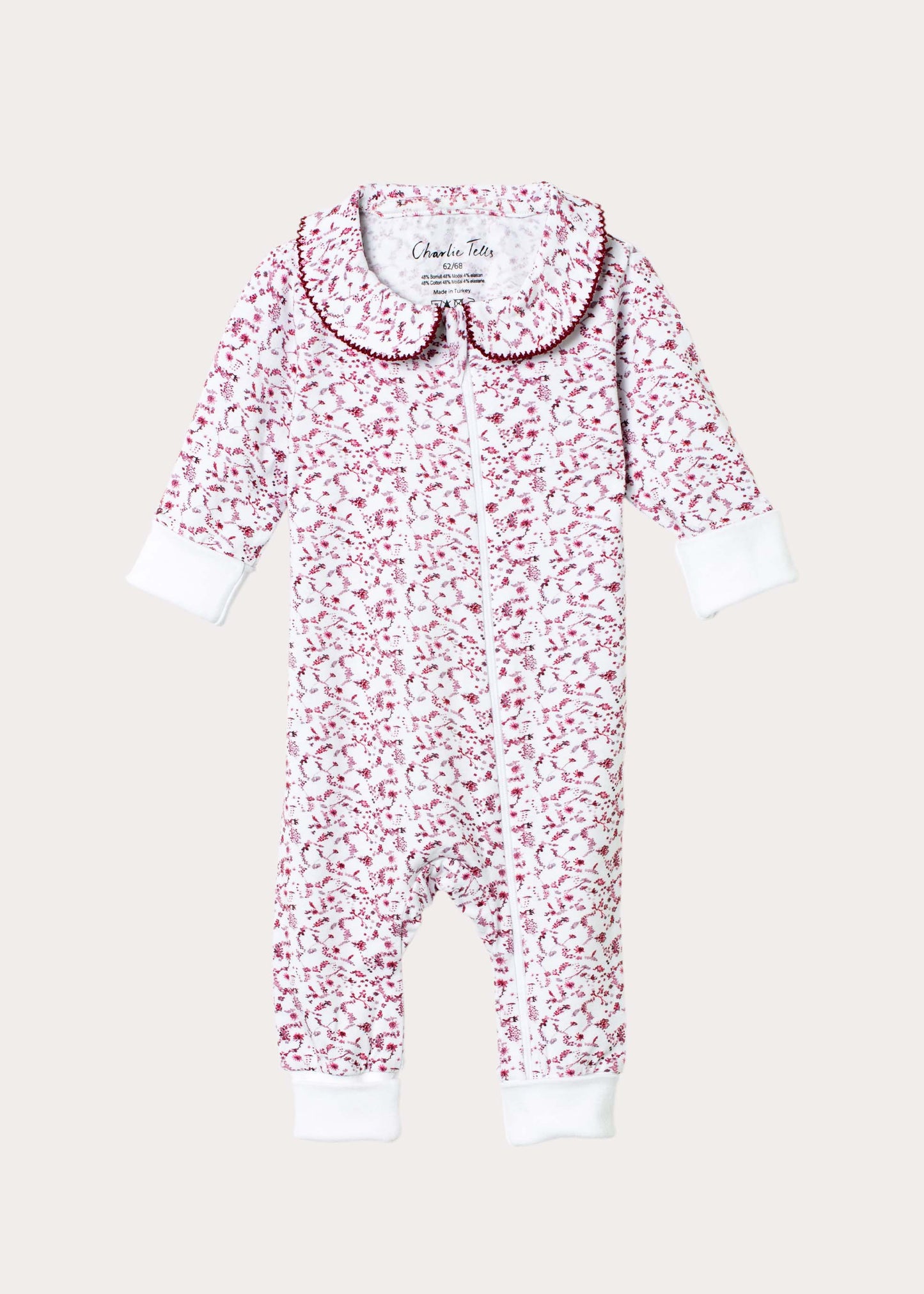 Pyjamas för baby med broderad krage Pyjamas baby