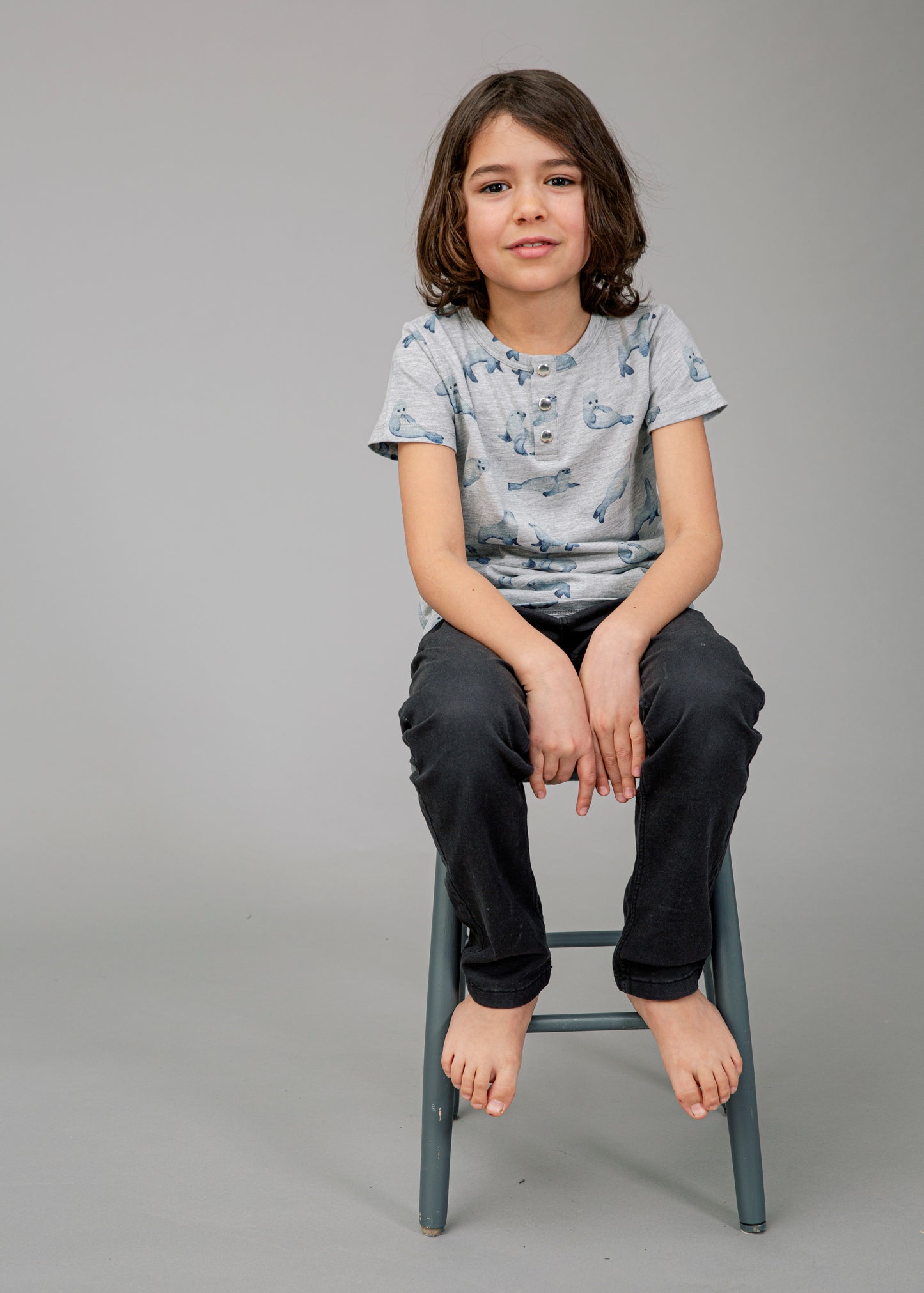 T-shirt med tryckknappar och sälprint T-shirt