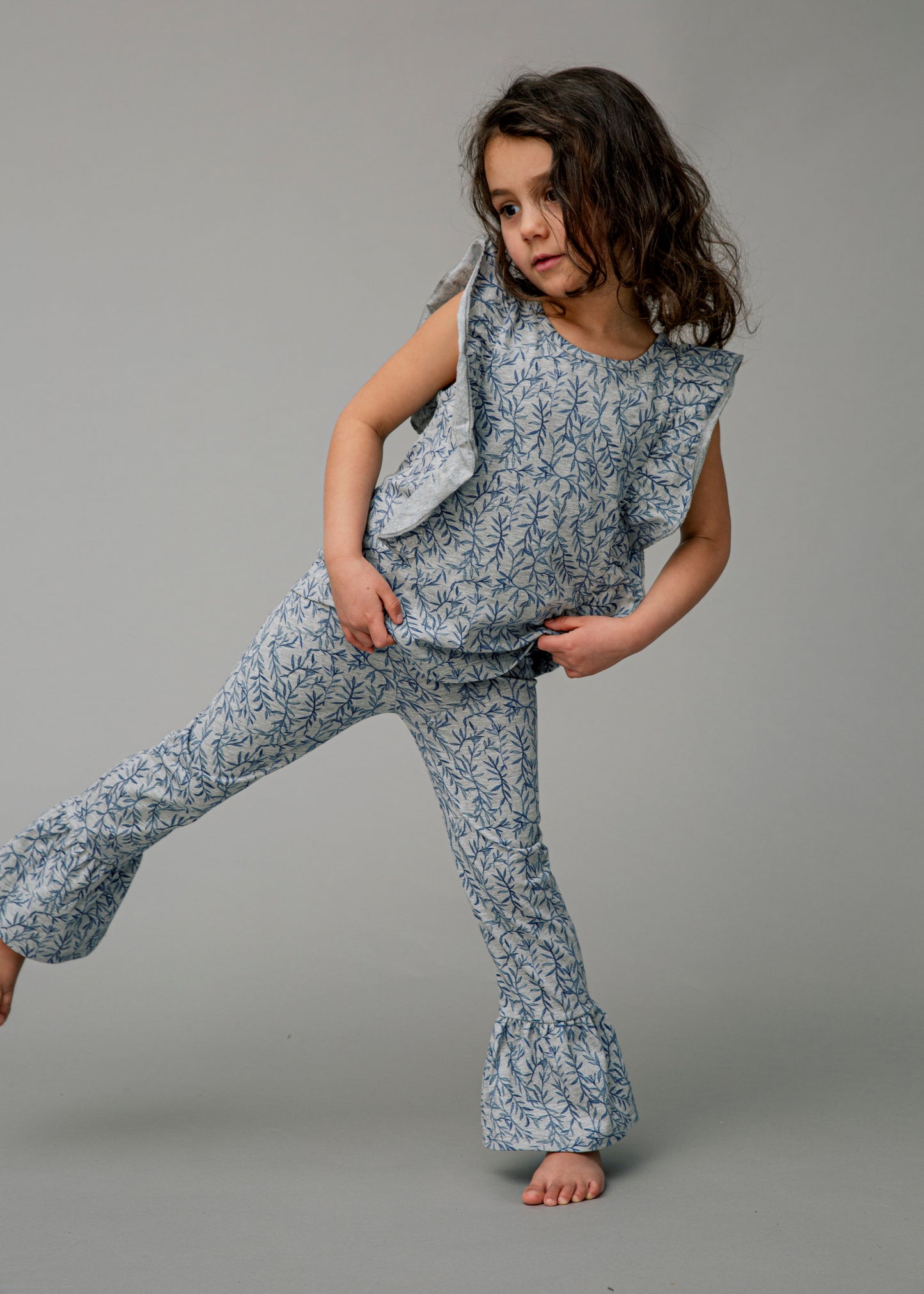 Utsvängd byxa med volang